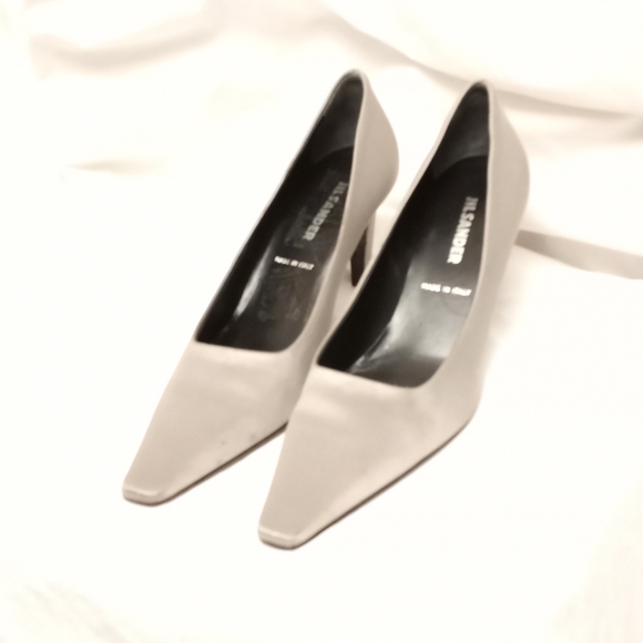 JIL SANDER Silver Satin Pointed Closed-toe Heels - Picture 11 of 12